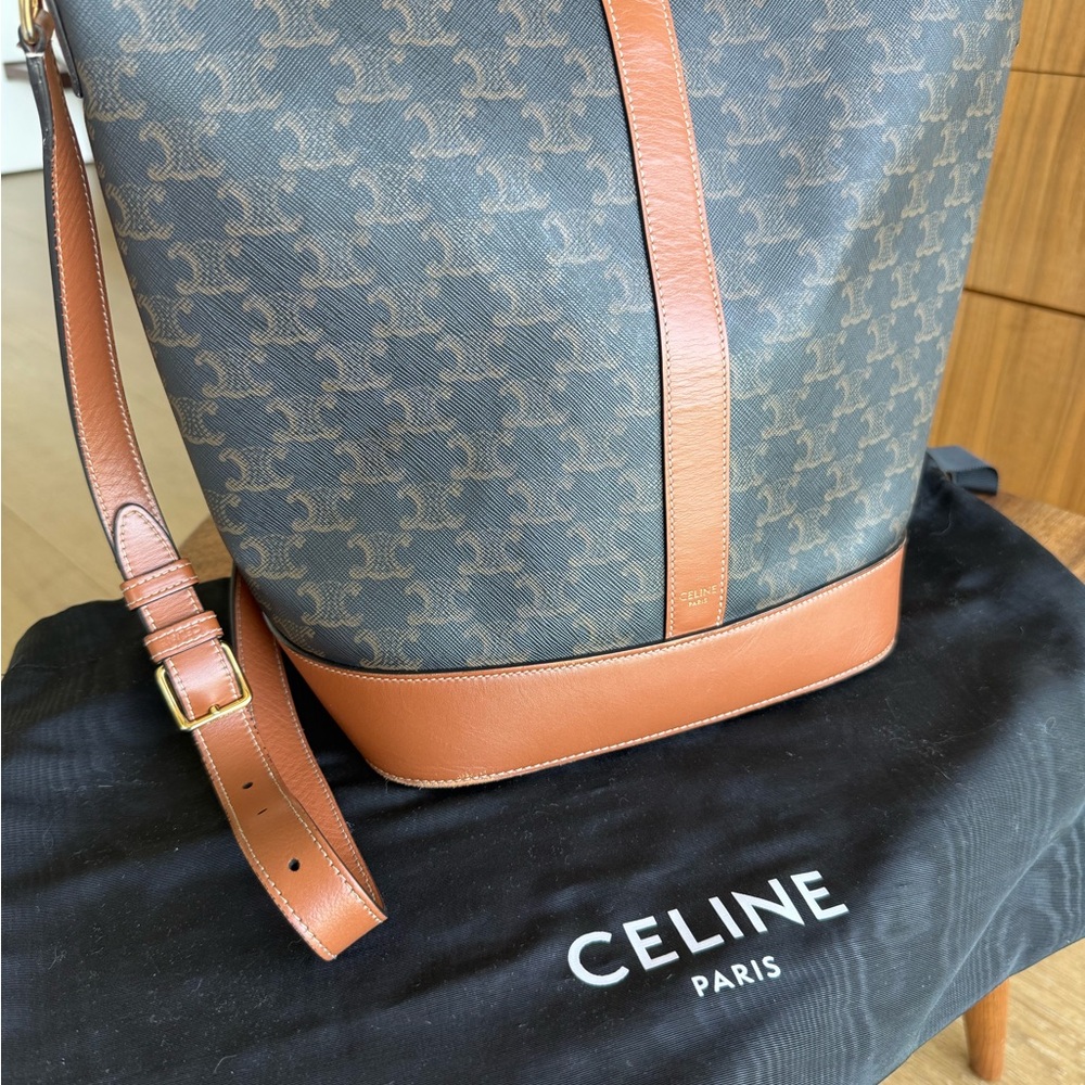 Celine Medium Bucket in Triopmhe Canvas and Calfskin - Picture 8 of 9